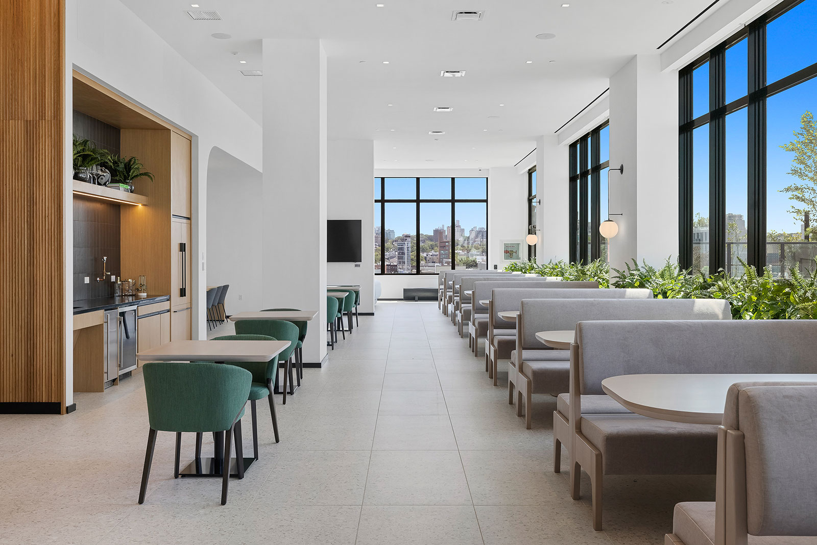 DEGRAW LOUNGE