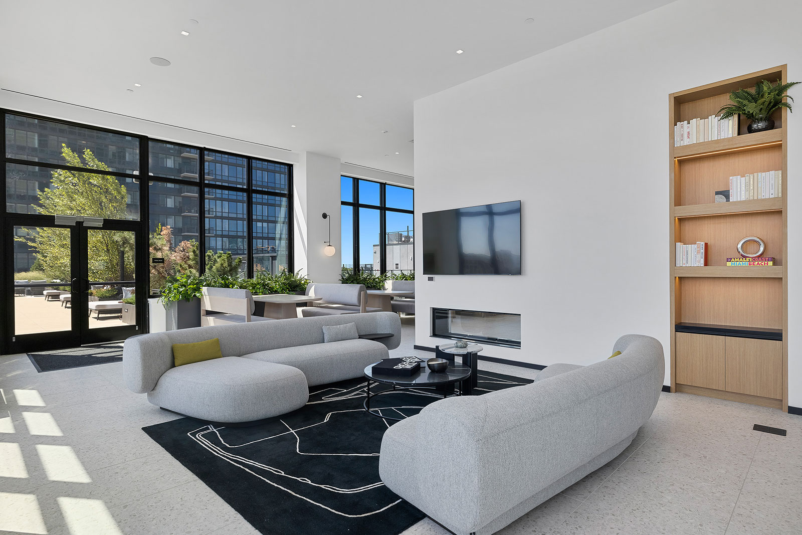 DEGRAW LOUNGE