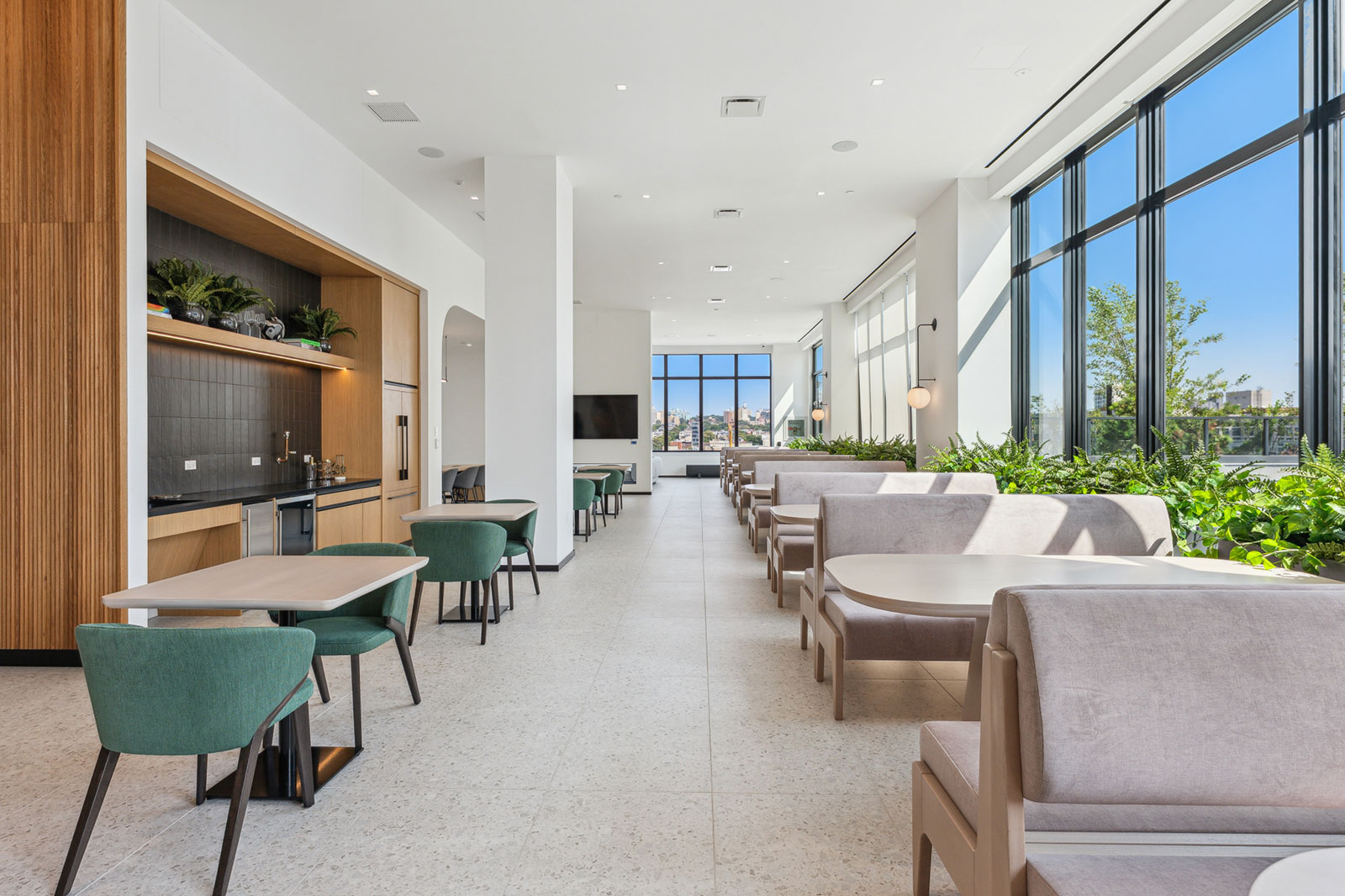DEGRAW LOUNGE